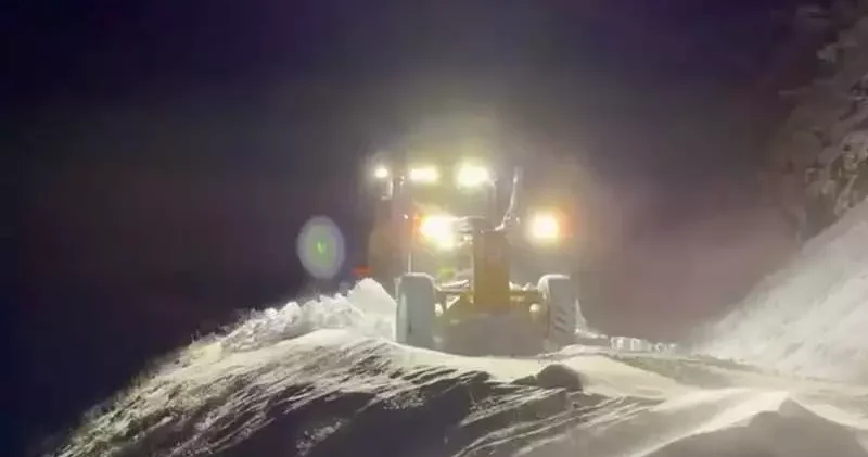 Elazığ’da kar nedeniyle 108 köy yolu ulaşıma kapalı