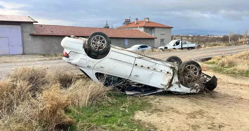Şarampole devrilen otomobil sürücüsü yaralandı