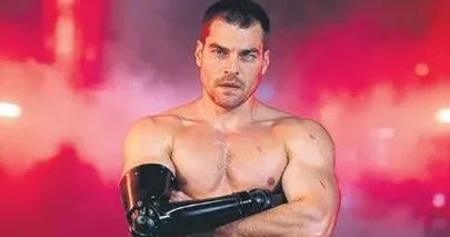 YÜKSEL AYTUĞ Akın Akınözü yüzünü sattı