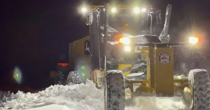 Elazığ’da 108 köy yolu kara teslim oldu!