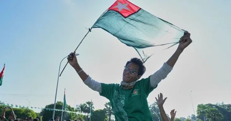 Myanmar da darbenin gölgesinde genel seçimler düzenleniyor