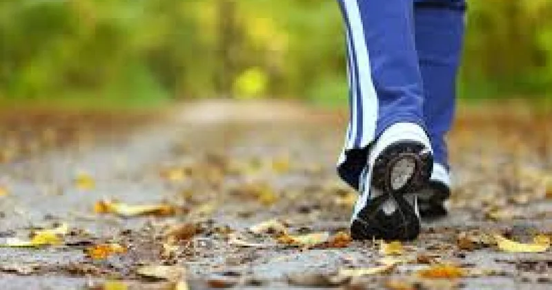 Araştırmaya göre, günlük adım sayısına uzun yürüyüşle ulaşmak daha sağlıklı olabilir Sağlık Haberleri