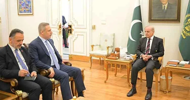 Bakan Fidan, Pakistan Başbakanı Şerif tarafından kabul edildi