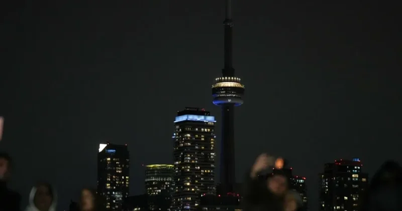 Dünyanın en yüksek ikinci kulesi ışıklarını kapattı