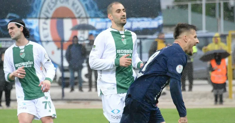 Bursaspor da maç sonu ortalık karıştı: Sen hainsin