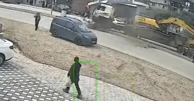 Hatay da TIR ın refüje çıktığı anlar kamerada Hatay Haberleri