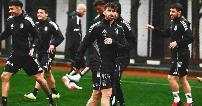 Beşiktaş yağmur altında çalıştı Futbol Haberleri