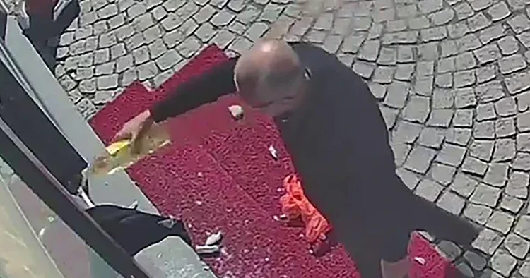 Bunu yapan bir eczaneci! Ayçiçek yağı ile dehşet saçacaktı, yoldan geçen vatandaşın uyarısı durdurdu