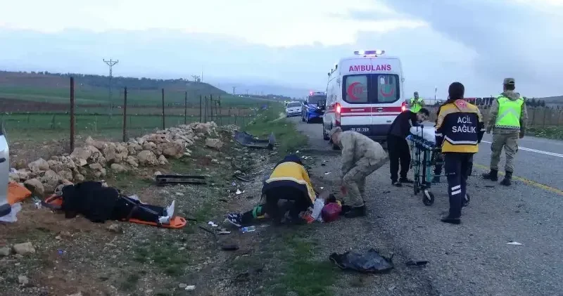 Batman’da direğe çarpıp takla atan araç hurdaya döndü: Beş kişi yaralandı Gündem Haberleri