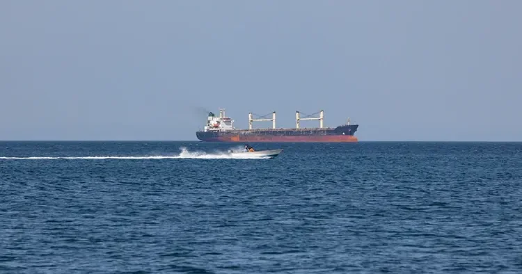 İran dan yeni Hürmüz Boğazı hamlesi! Yıllık milyarlarca dolarlık gelir