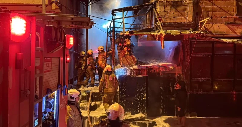 Bahçelievler de depoda çıkan yangın söndürüldü