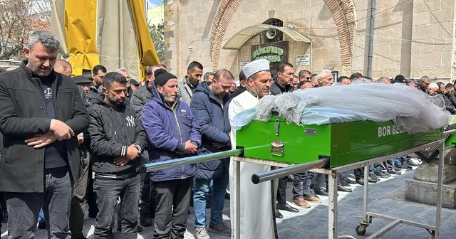 Boşanma aşamasındaki eşinin öldürdüğü Zeliha toprağa verildi Niğde Haberleri