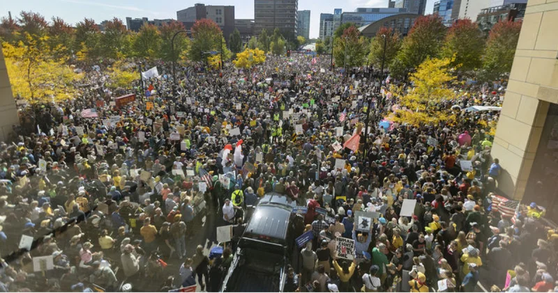 ABD de Krallara Hayır protestoları düzenlendi Dış Haberler