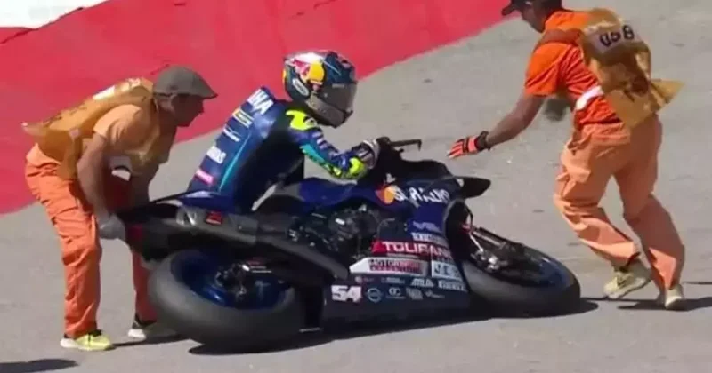 Kaza yapan milli motosikletçi yarışı tamamlayamadı