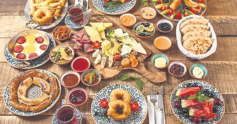 İDİL AÇIKALIN Dillere destan Türk kahvaltısı