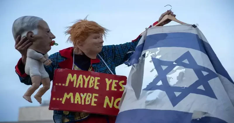 İsrail de Netanyahu ve Trump öfkesi büyüyor: Halk, savaşa karşı sokağa döküldü