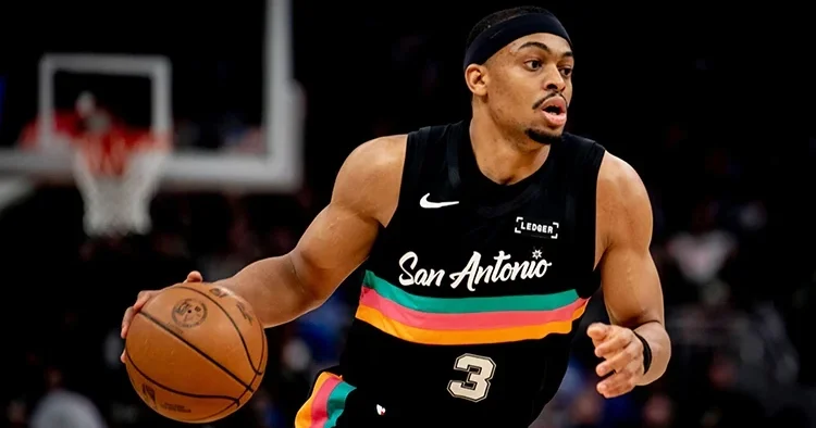 Spurs üst üste 8. galibiyetini aldı!