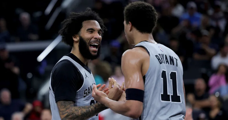 NBA de Spurs, Bucks ı yenerek üst üste 8. galibiyetini aldı! Basketbol Haberleri