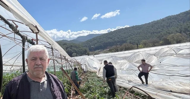 Kumluca da hortum seraları vurdu, 10 dönüm alan zarar gördü Antalya Haberleri