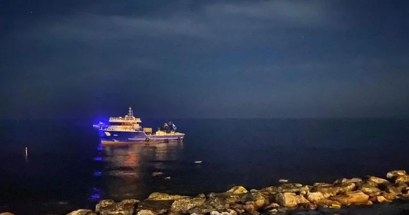 Rize de karaya oturan teknedeki kaptan kurtarıldı