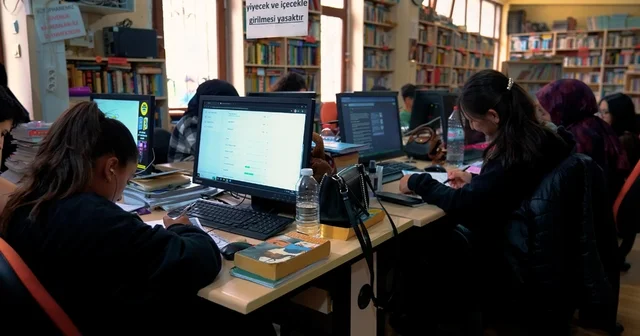 Didim Belediyesi Halk Kütüphanesi gençlerin buluşma merkezi oldu Aydın Haberleri