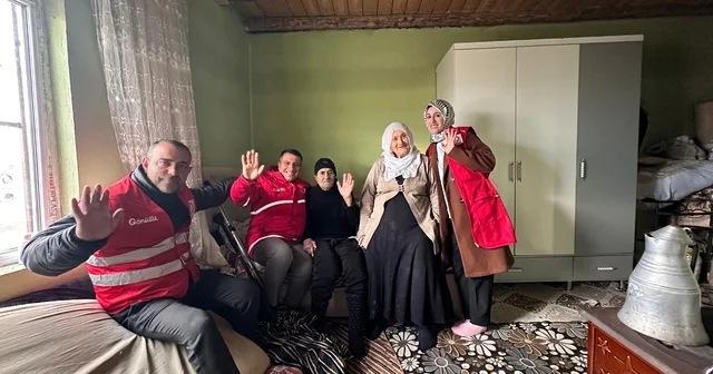 Kızılay Muradiye Şubesinden yaşlılar ziyaret Van Haberleri