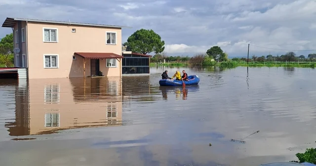 Yükselen sular evde mahsur bıraktı, AFAD ekipleri yetişti Aydın Haberleri