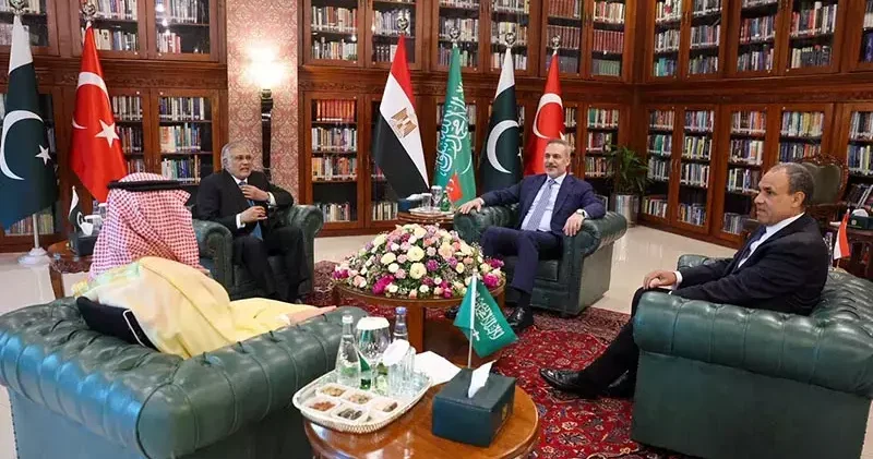 Bakan Fidan, ‘Türkiye Mısır Pakistan Suudi Arabistan Dışişleri Bakanları Toplantısı’na katıldı