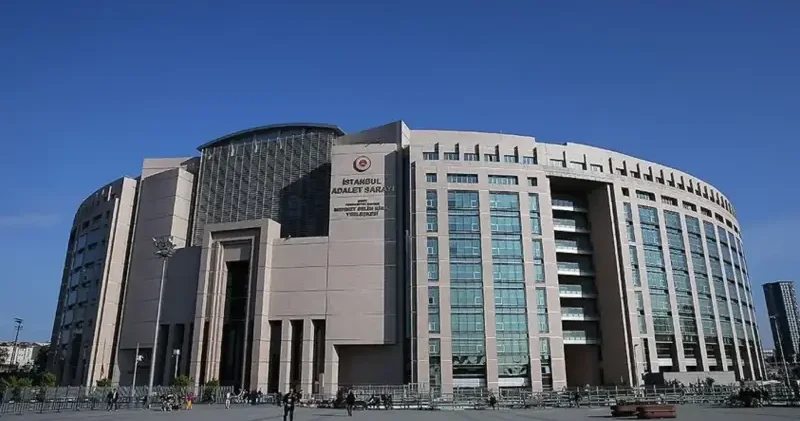 İBB soruşturmasında gözaltına alınan Antalya Büyükşehir Belediyesi personeli adliyeye sevk edildi Gündem Haberleri