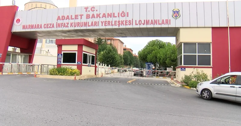 Son dakika: İmamoğlu çıkar amaçlı suç örgütü davası sanıklarının cezaevi aracındaki gerginliği duruşmaya taşındı Son dakika haberleri
