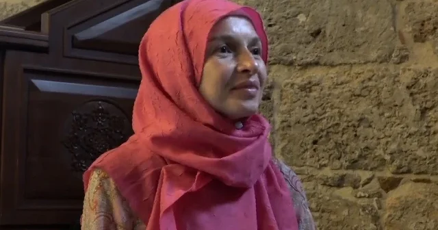 Yoga eğitmeni Meryem Müslüman oldu: Artık yogaya ihtiyaç duymuyorum Rabbimin ibadeti bana yetiyor VİDEO İZLE