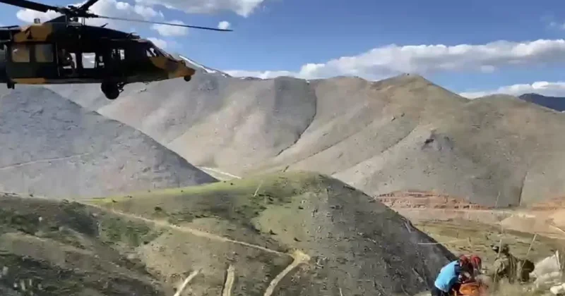 Dağda helikopter destekli kurtarma operasyonu
