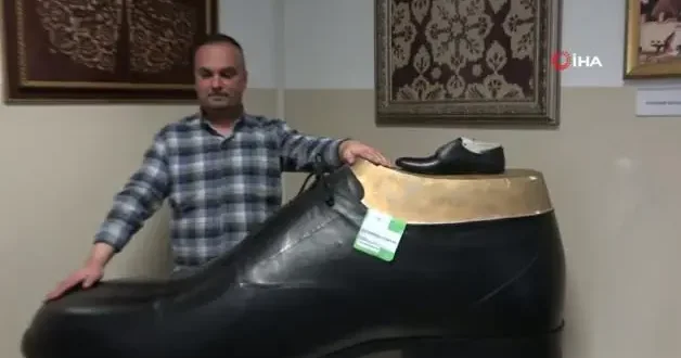 Bolu da Türkiye nin en büyük giyilebilir ayakkabısı üretildi: Tam 222 numara