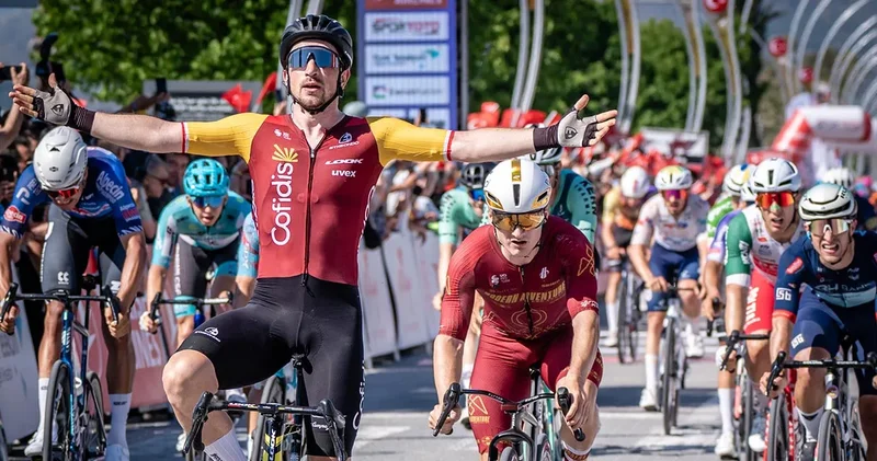 Türkiye Bisiklet Turu nda dördüncü etap sona erdi: Mustafa Tarakçı dan büyük başarı