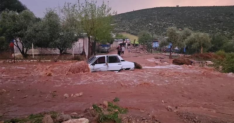Adana yı sel vurdu: 1 kişi kayıp Sözcü Gazetesi