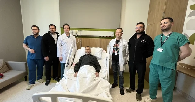 Karın ağrısı ve şişkinlik şikayetiyle hastaneye gitti; 8 kiloluk böbreği ameliyatla alındı Gaziantep Haberleri