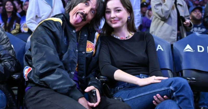 33 yaş büyük şarkıcı ile aşk Yaşıyor: Genç sevgiliden şok eden savunma!