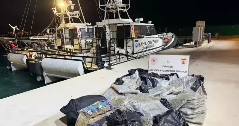 Balıkesir açıklarında teknede 158 kilo uyuşturucu ele geçirildi: 2 gözaltı