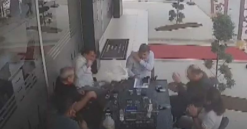 Karşı binadan uçarak geldi, masadakiler neye uğradığını şaşırdı! Sözcü Gazetesi