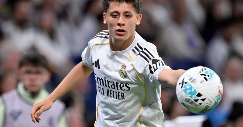 Arda Güler den 1000 öğrenciye sürpriz! Beğeni yağıyor