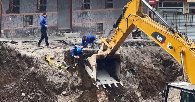 İnşaat temel kazısı sırasında doğal gaz borusu patladı Erzurum Haberleri