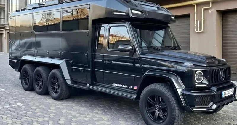 Gerçek olamayacak kadar görkemli! Sekiz tekerlekli Mercedes şaka gibi!