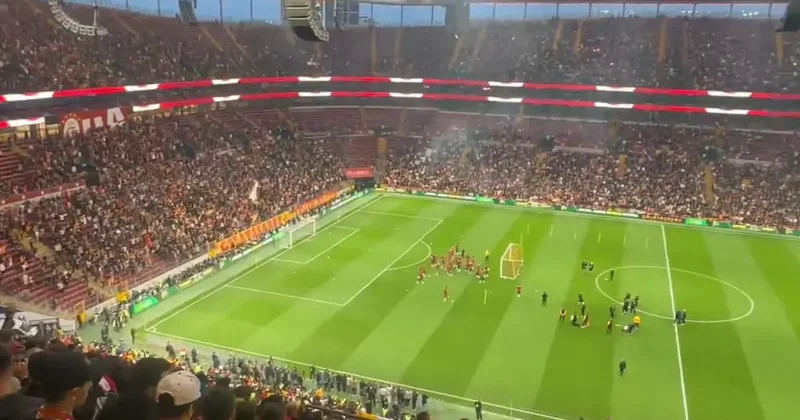 Final maçı gibi antrenman! Eski yıldızlar akın etti: Tam 30 bin kişi izledi