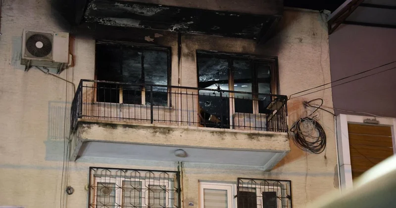 İzmir de yangın: Baba hayatını kaybetti, engelli oğlu ağır yaralı