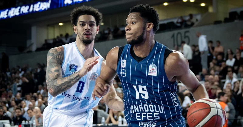 Anadolu Efes, Türk Telekom u geçerek yarı finale yükseldi!