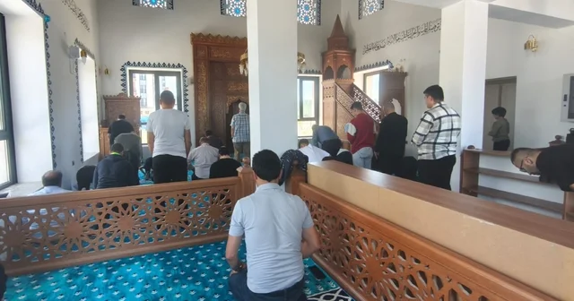 Akçaova TOKİ Camii nde ilk Cuma namazı kılındı Muğla Haberleri