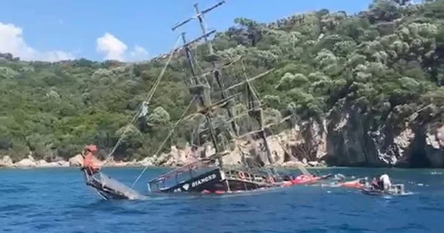 Marmaris te tur teknesi battı, 110 yolcu tahliye edildi Muğla Haberleri
