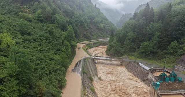 Giresun da sağanak; dereler taştı, yol ulaşıma kapatıldı Giresun Haberleri