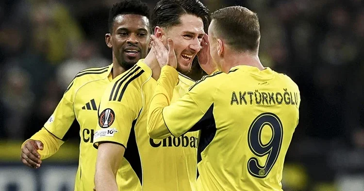 Fenerbahçe de ayrılık ihtimali! 3 talip var