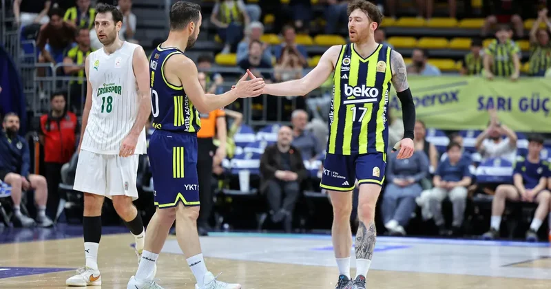 Anadolu Efes ve Fenerbahçe yarı final bileti için parkeye çıkacaklar!